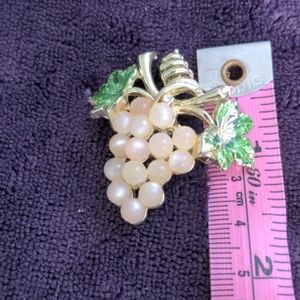 Vintage Style Grape Cluster